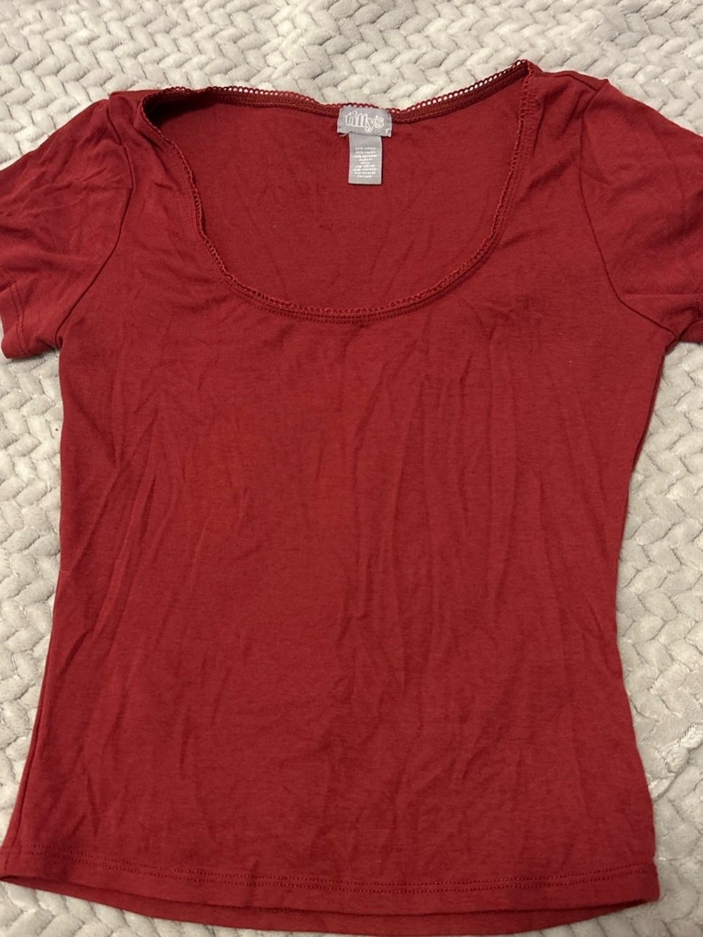 Tilly's Women's Scoop Neck Short Sleeve Tee - Deep Red